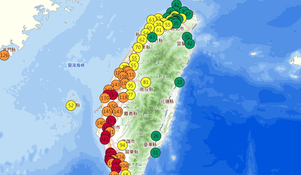 環保署提醒雲嘉南、高屏地區、二林地區、馬祖地區，所有族群都應減少在戶外活動。 圖/空氣品質監測網