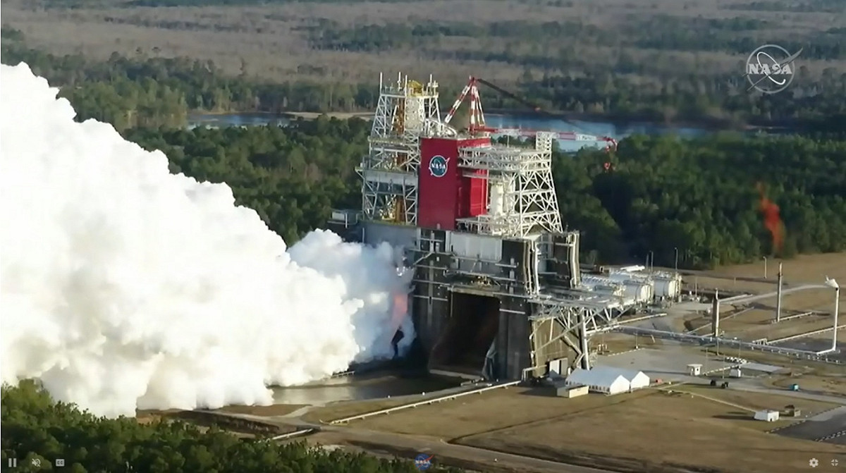 NASA近日針對登月計劃中使用的巨型火箭進行測試，結果以失敗收場。 圖：取自NASA官網