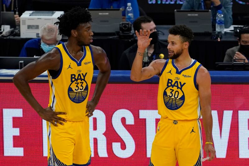 Stephen Curry和James Wiseman的搭配並不理想。 圖／美聯社／達志影像