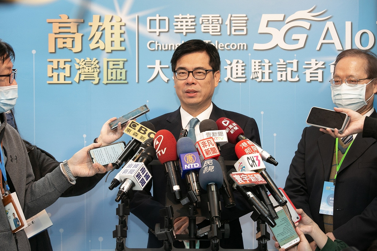 中博高架橋將封路拆除，陳其邁(中)提睦鄰短期住宿補助方案， 圖：高雄市政府/提供