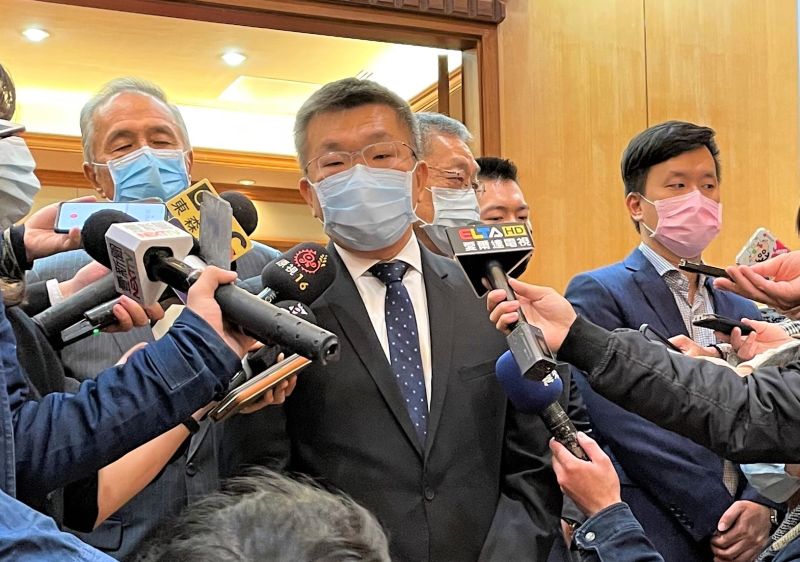 立法院副院長蔡其昌會面5球團代表確定接下中職會長。 圖：鍾東穎／攝