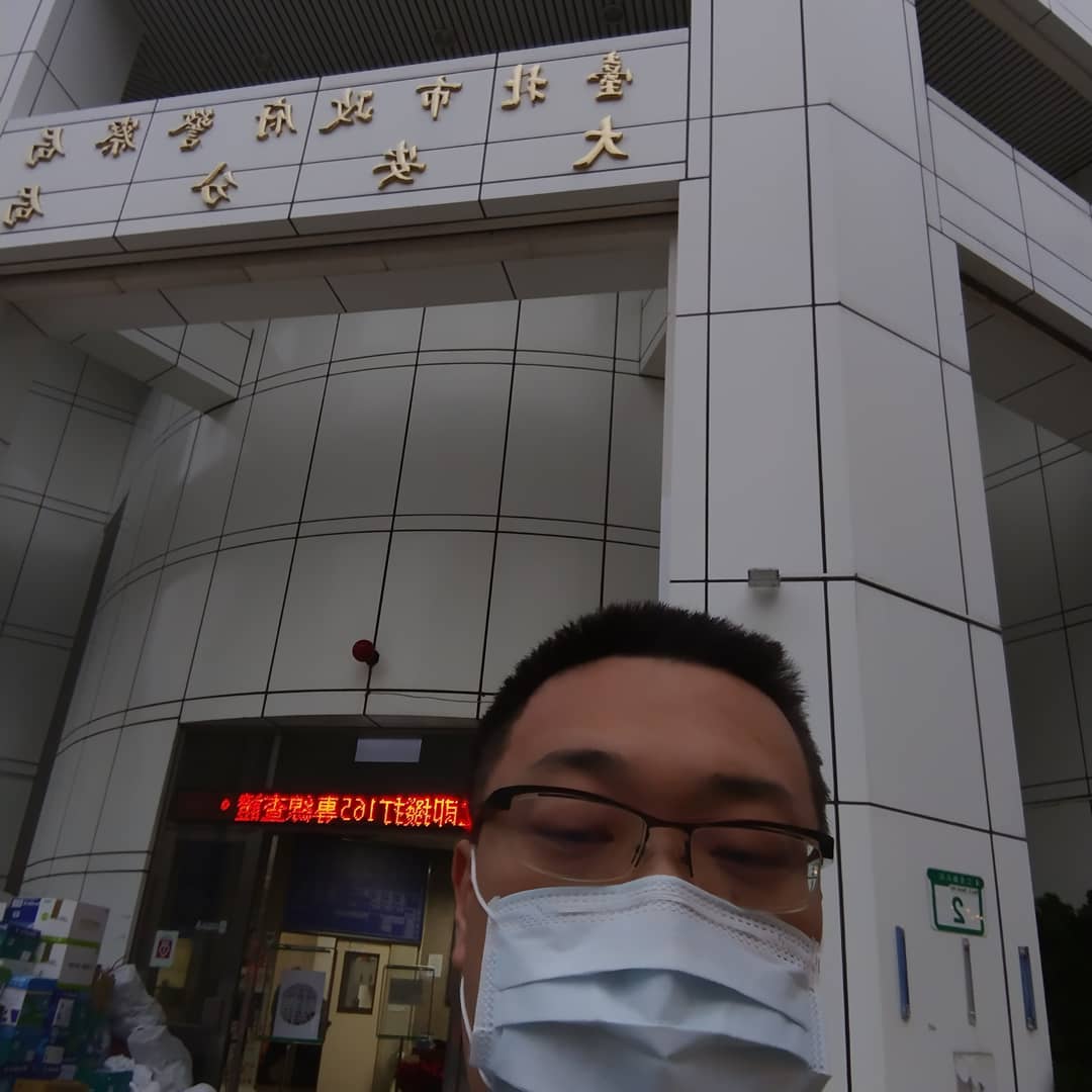 名嘴朱學恆昨（18）日至大安分局做筆錄。 圖：翻攝自朱學恒的阿宅萬事通事務所 Facebook