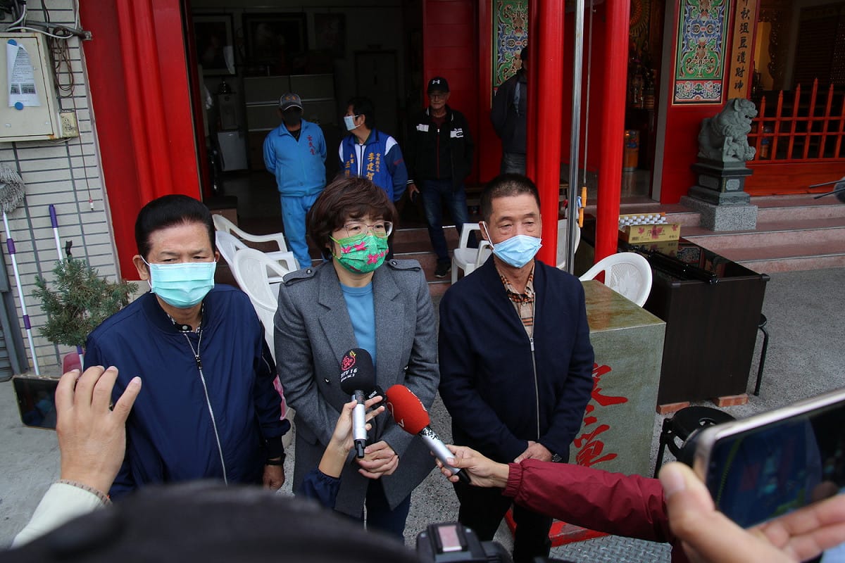 今(21)日台東縣長與台東市長前往玄武堂協商。 圖：台東縣政府／提供