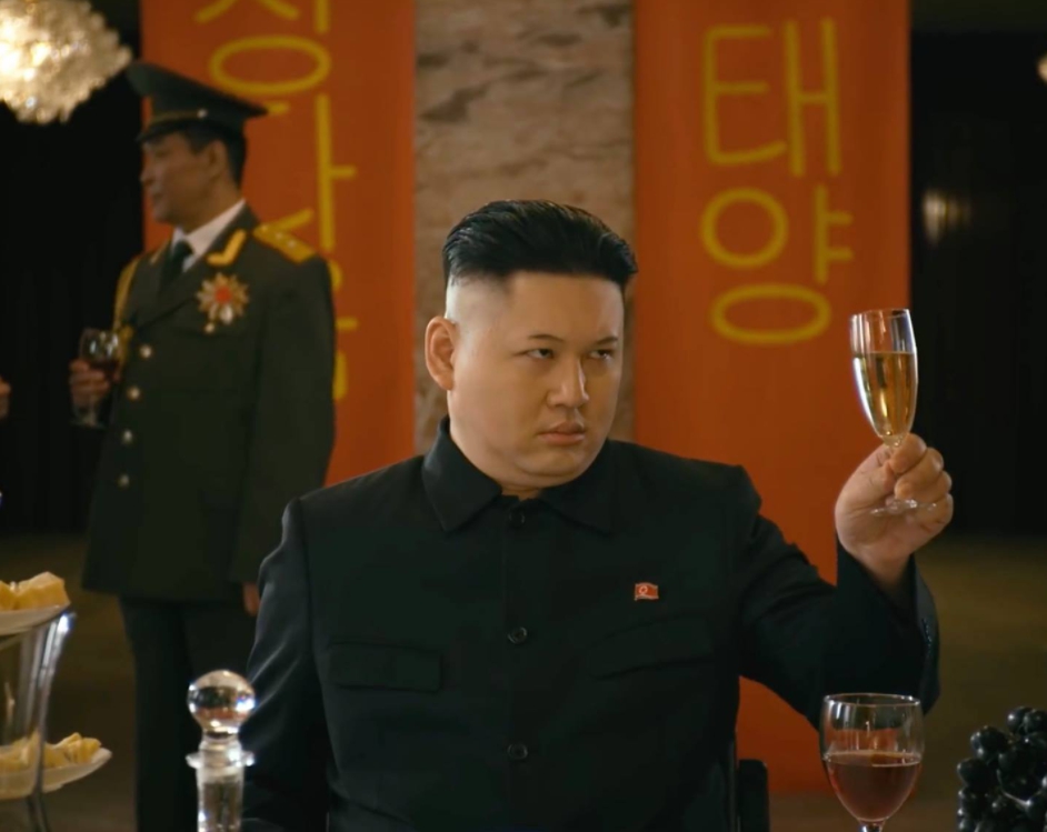 以模仿北韓領導人金正恩而成名的網紅「Howard X」日前遭到港警逮捕。 圖 : 翻攝自Howard X臉書