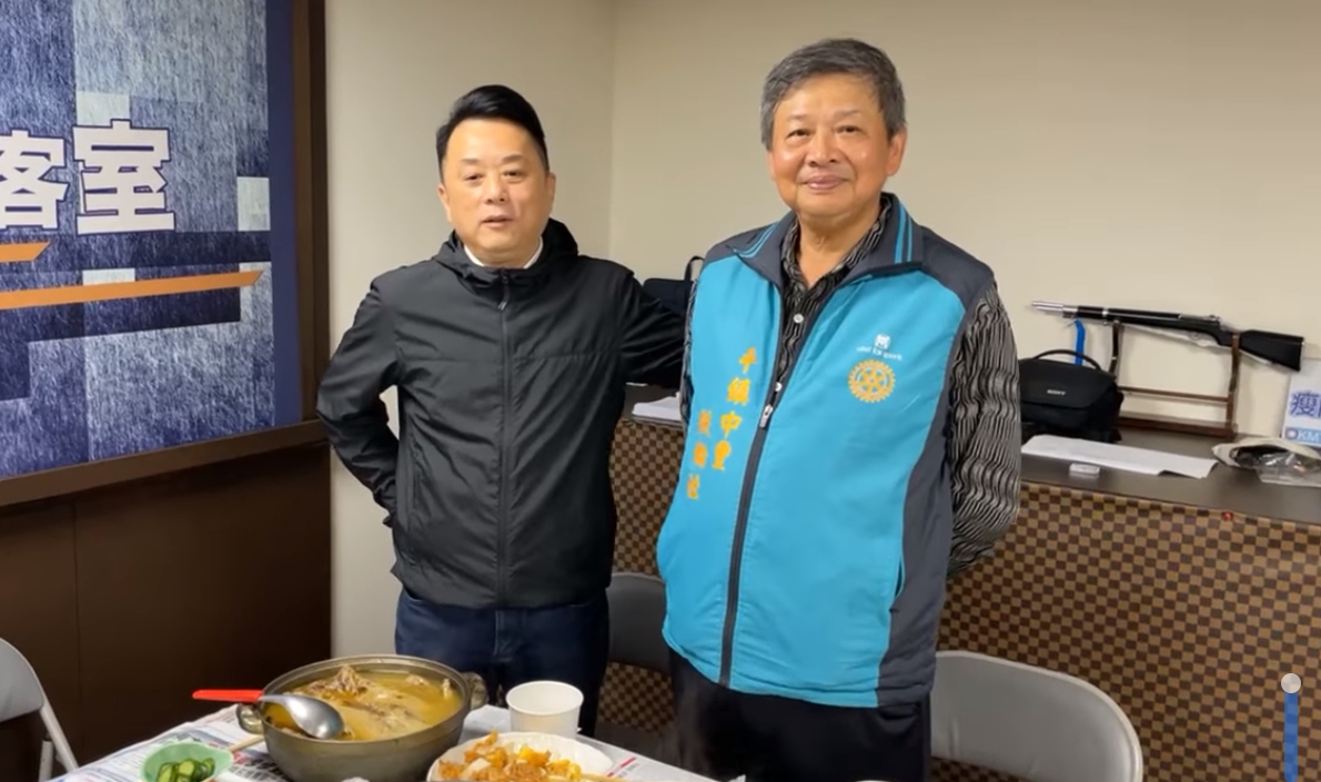 國民黨立委魯明哲特別向廣德海鮮餐廳訂桌菜，「向老闆加油打氣」。 圖 : 翻攝自魯明哲臉書