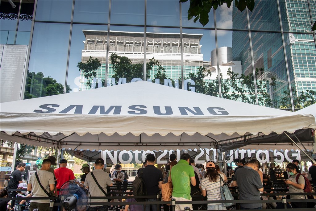 三星攜手萬事達卡，將開發內建指紋辨識功能的信用卡。 圖：取自SamsungTaiwan臉書