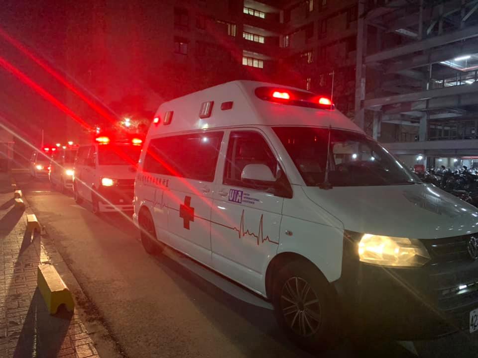 桃園醫院專員柳育漢於臉書發文，紀錄下轉院點滴，面對病患家屬及救護人員的理解、支持，他喊話表示「我們都能越來越好的！」。 圖：授權自柳育漢臉書