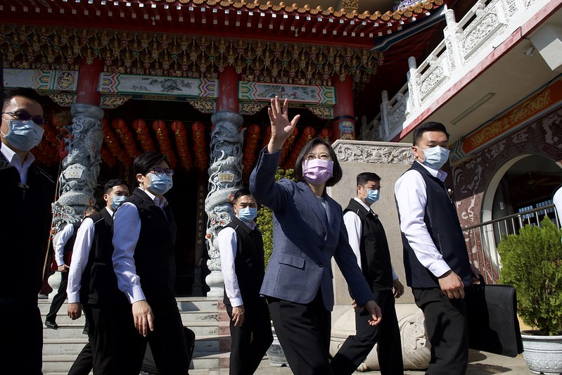 面對台灣新冠本土疫情日漸嚴峻，蔡英文表示望全國上下，不分中央地方、不分黨派，團結落實防疫，「臺灣才會贏」。 圖：取自中華民國總統府官網