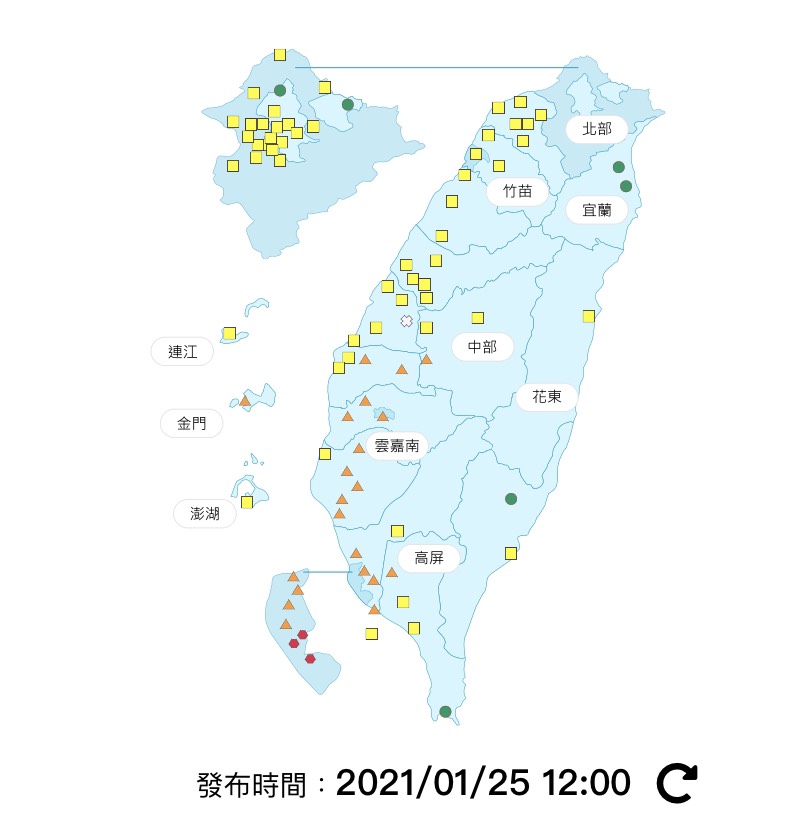 今日中午中南部21測站空品達橘色提醒、3站紅色警戒，連花東也罕見出現空品黃燈。 圖：翻攝自環保署空氣品質監測網