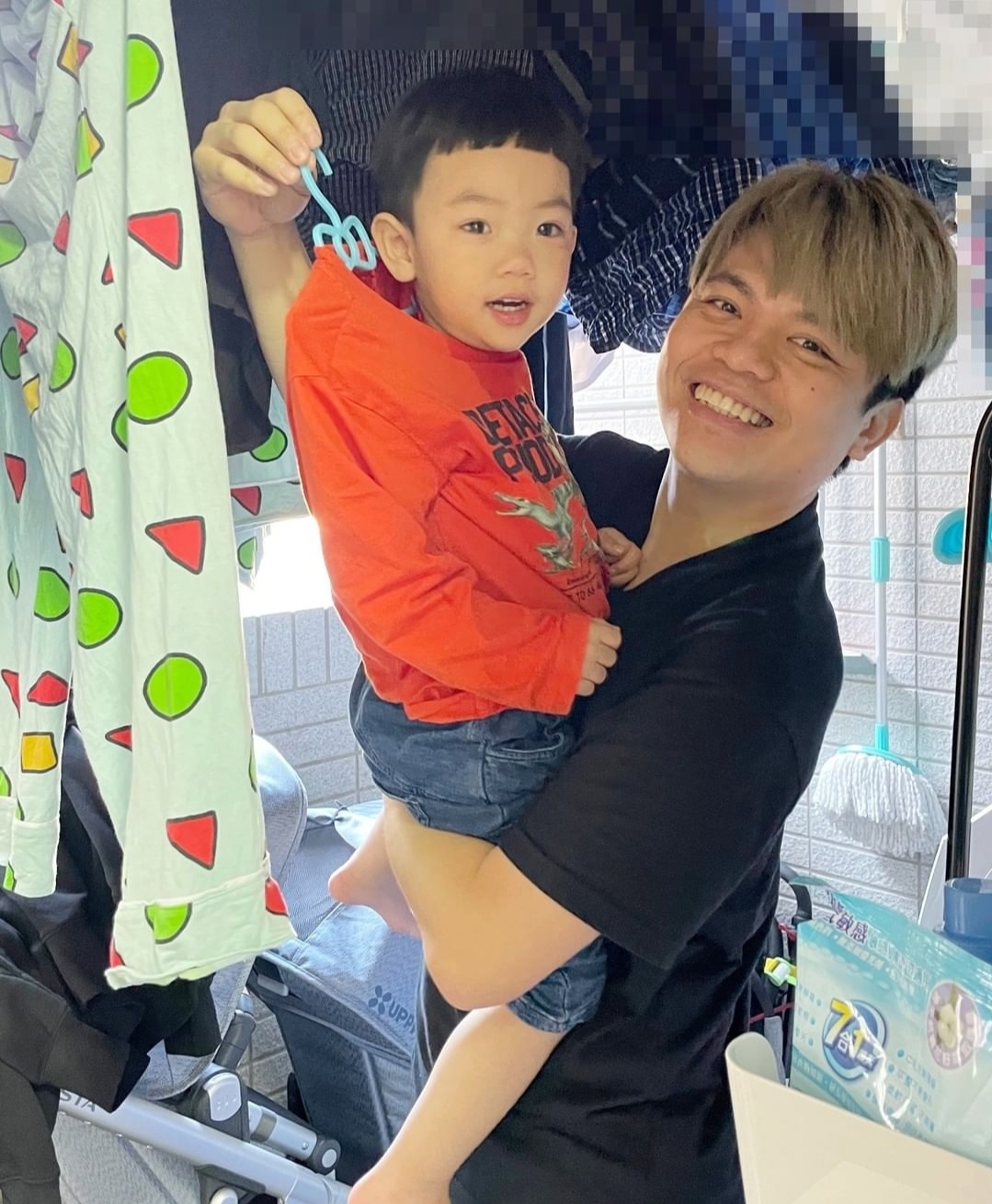 蔡阿嘎自嘲曬小孩。 圖：翻攝IG/蔡阿嘎