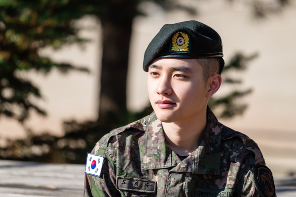 EXO D.O.都敬秀於今日正式退伍，將馬上投入新電影拍攝。 圖：翻攝自推特