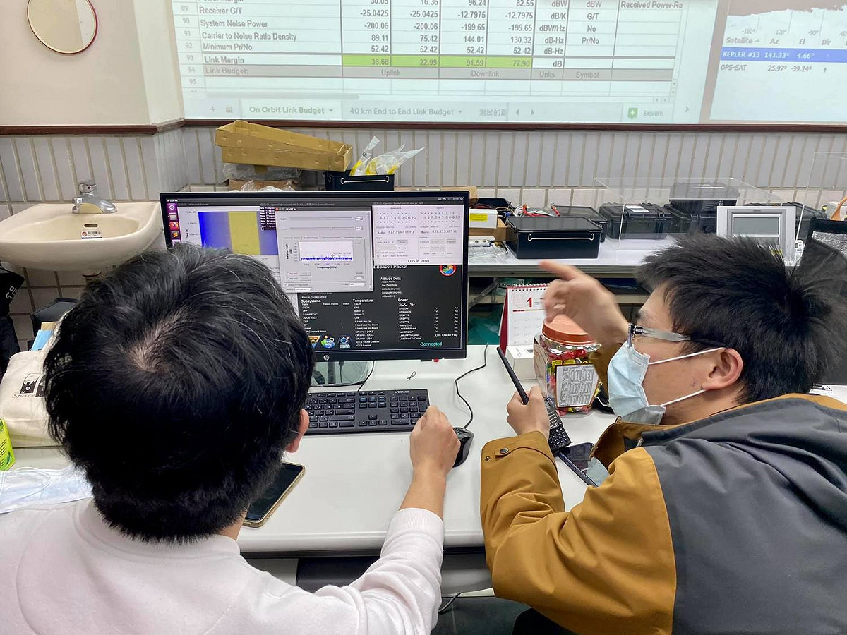 對於台灣收不到訊號，中央大學太空科學與科技研究中心主任劉正彥表示，這本來就需要一些時間，目前團隊正積極調整與研究。 圖：擷取自中央大學太空科學科技中心