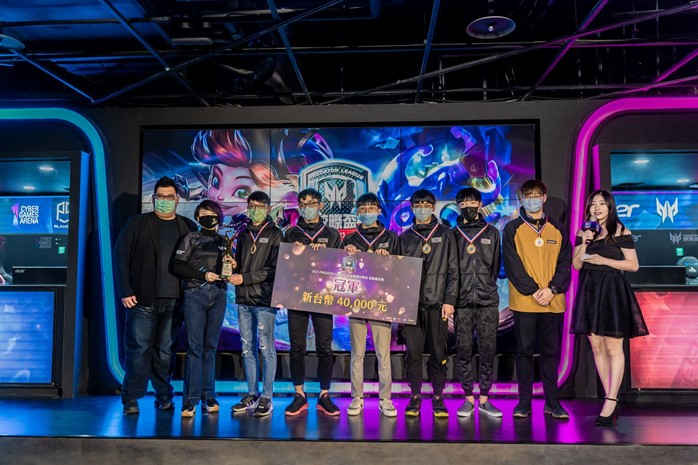 弘光科技大學順利蟬聯 Predator League《英雄聯盟》校際盃校隊賽總冠軍  圖：Garena/提供