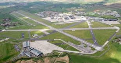 英國薩默塞特郡的耶維爾頓海軍航空兵基地 (RNAS Yeovilton) 空拍圖。 圖 : 翻攝自insidio.blog.gov.uk