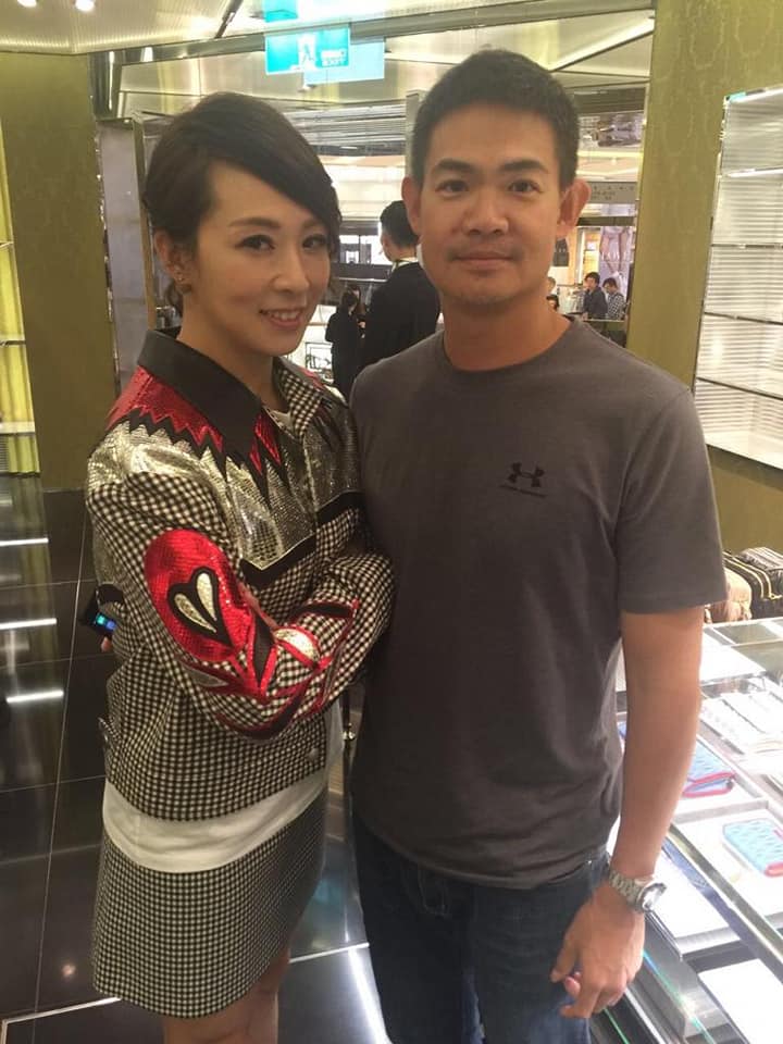 連勝武(右)再爆出外遇對象已經有2歲小孩。（左為正宮路永佳） 圖：翻攝自Clare Lu臉書
