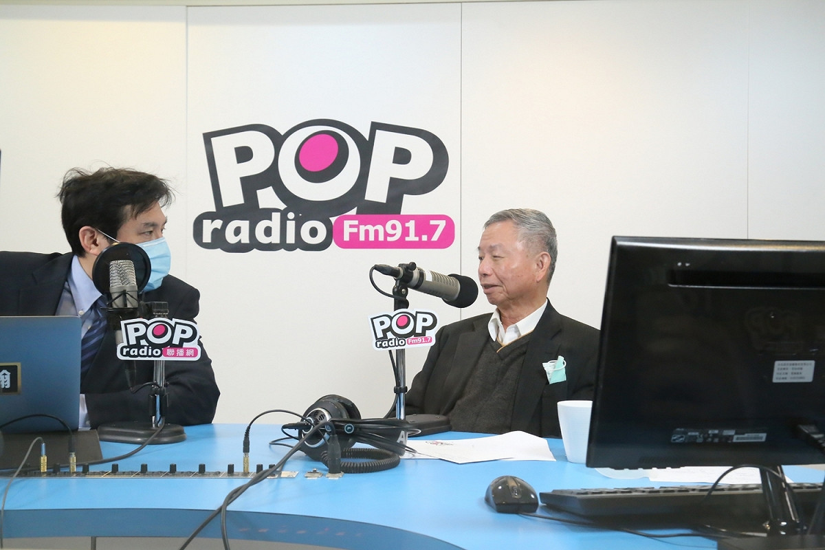 前衛生署長楊志良接受電台主持人黃暐瀚專訪。 圖：《POP撞新聞》／提供