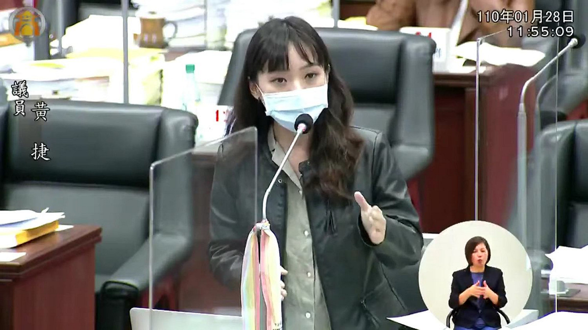 罷捷案投票將於2月6日登場，高雄市議員黃捷今（28）日表示，不希望增加防疫能量不必要的負擔，因此目前沒考慮在投票前辦大型造勢。 圖：翻攝黃捷臉書