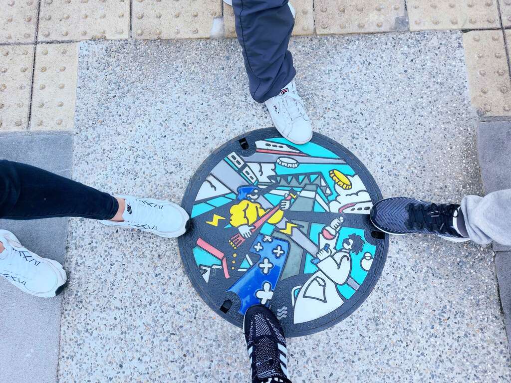 南港區的特色人孔蓋 -未來新都。 圖：取自台北旅遊網