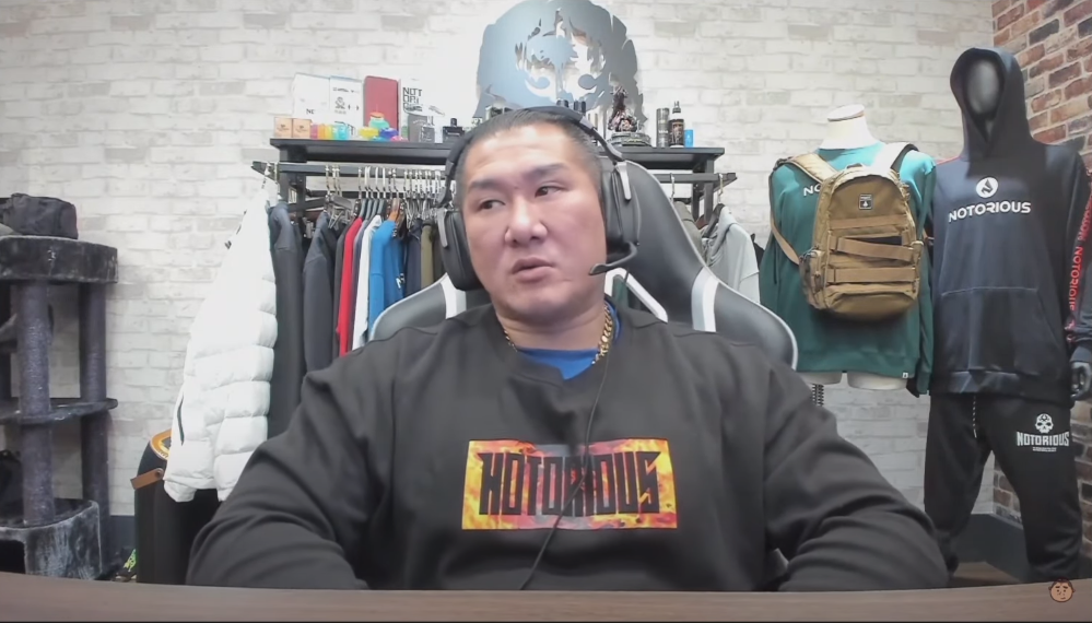 「館長」陳之漢宣布將「Notorious」正式贊助Beyond Gaming。 圖：翻攝自Youtube
