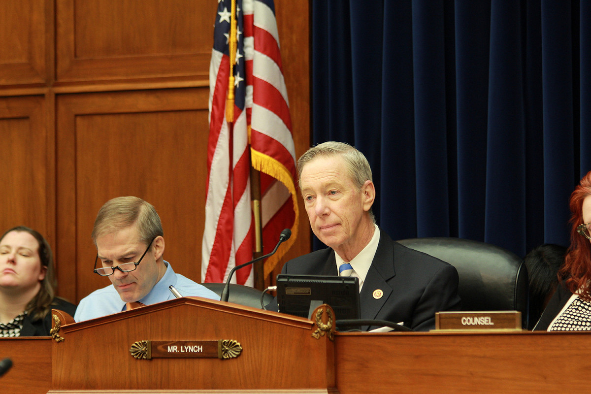 美國民主黨麻州眾議員林奇（Stephen Lynch）接種完疫苗後仍確診武漢肺炎。 圖：翻攝自林奇臉書