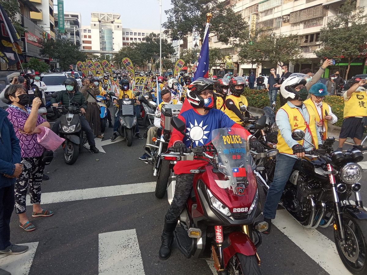 罷捷機貪蛇車隊集結出發。 圖：孫家銘/攝
