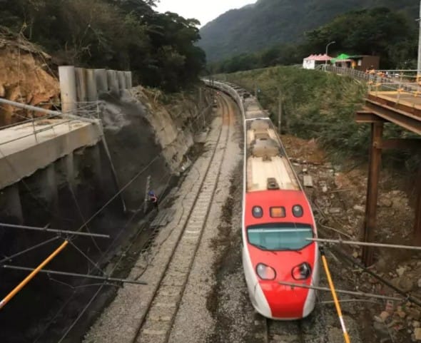 台鐵局指出，西正線搶通經運轉測試後良好，3日起確定恢復雙線通車。 圖：台鐵局提供