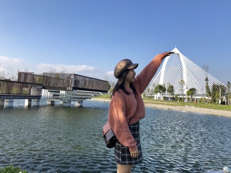 中央公園的抹茶湖與科湳愛琴橋。 圖：ReadyGo/提供
