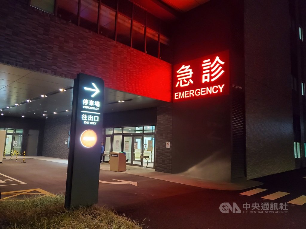 樹林5日發生女墜樓壓傷路人意外，傷者命危送醫急救後恢復心跳呼吸，轉加護病房觀察治療中。 圖/中央社