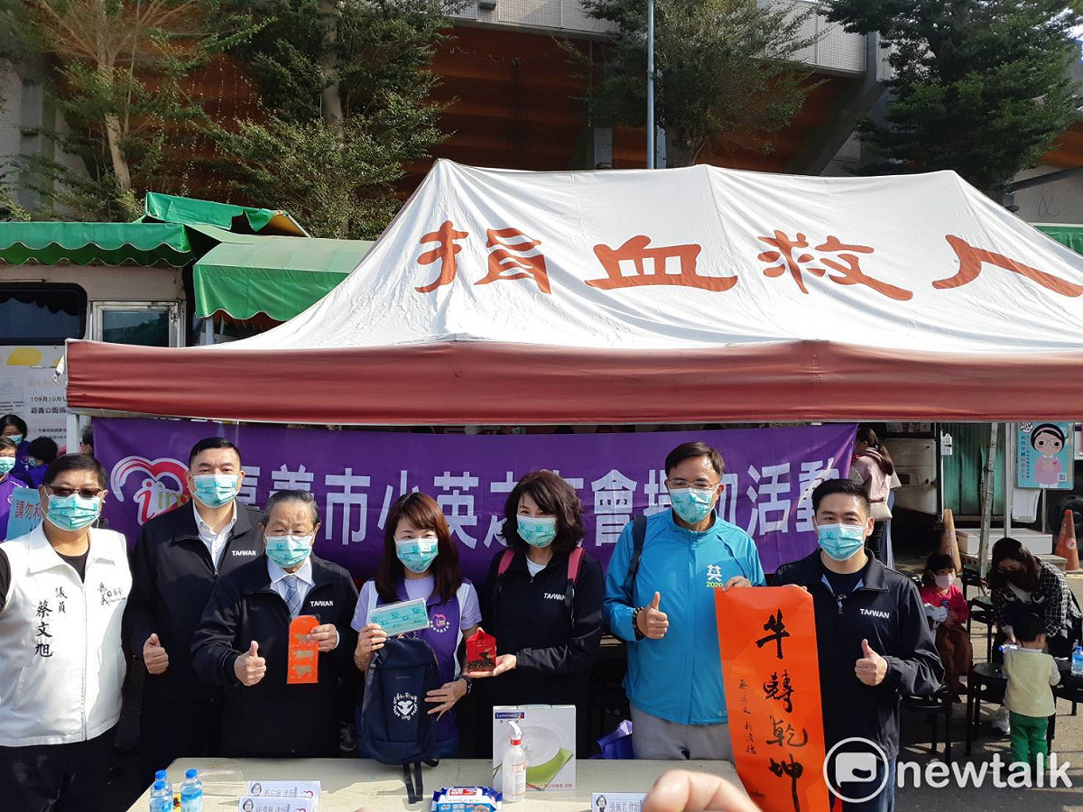 民進黨黨主席蔡英文特助洪耀南出席捐血活動，使得這次活動面子、裡子都有。 圖：蔡坤龍/攝