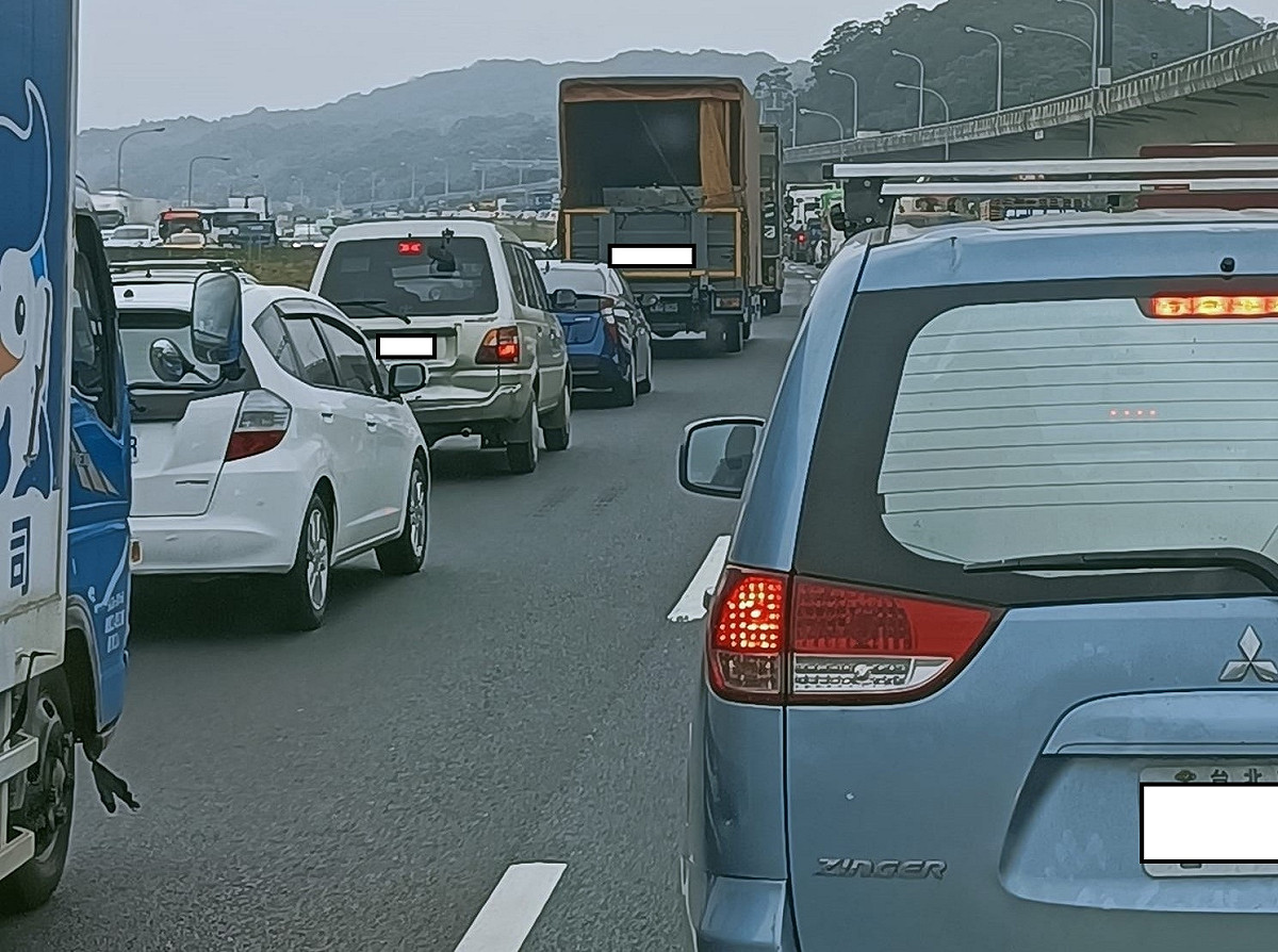 公路總局曝3路線，預計下午也會車多，請用路人注意。(資料照) 圖：翻攝自「國道高速公路、省道即時路況」臉書社團