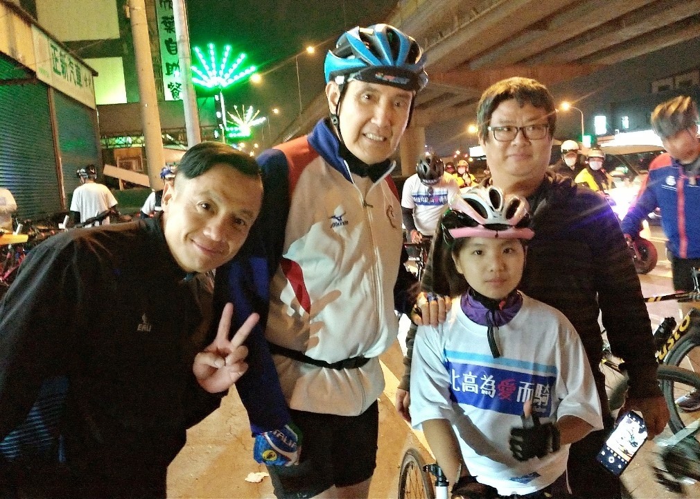 馬英九自豪修築自行車道政績 圖:擷取自臉書