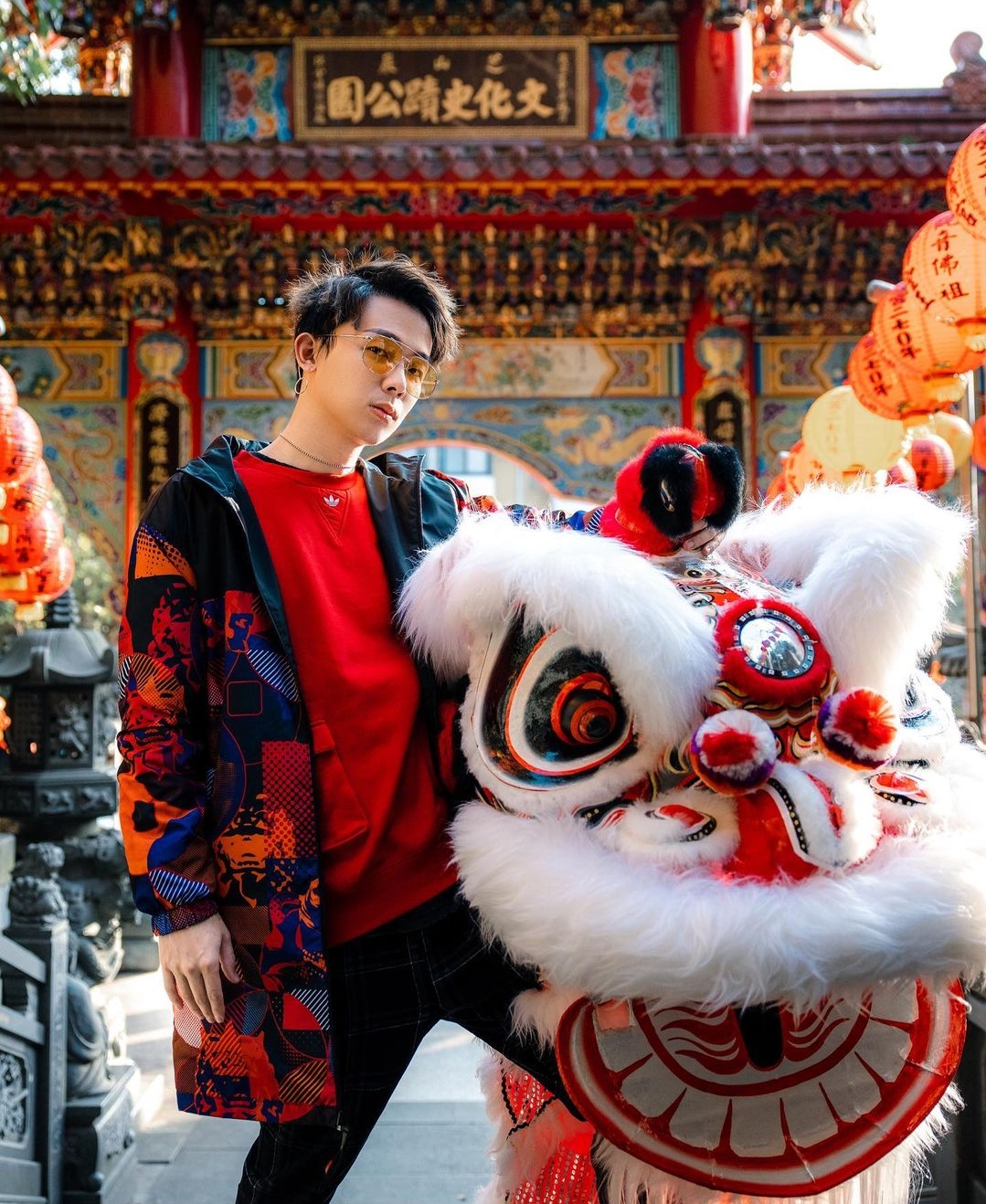 酷炫新年照。 圖：翻攝IG/酷炫