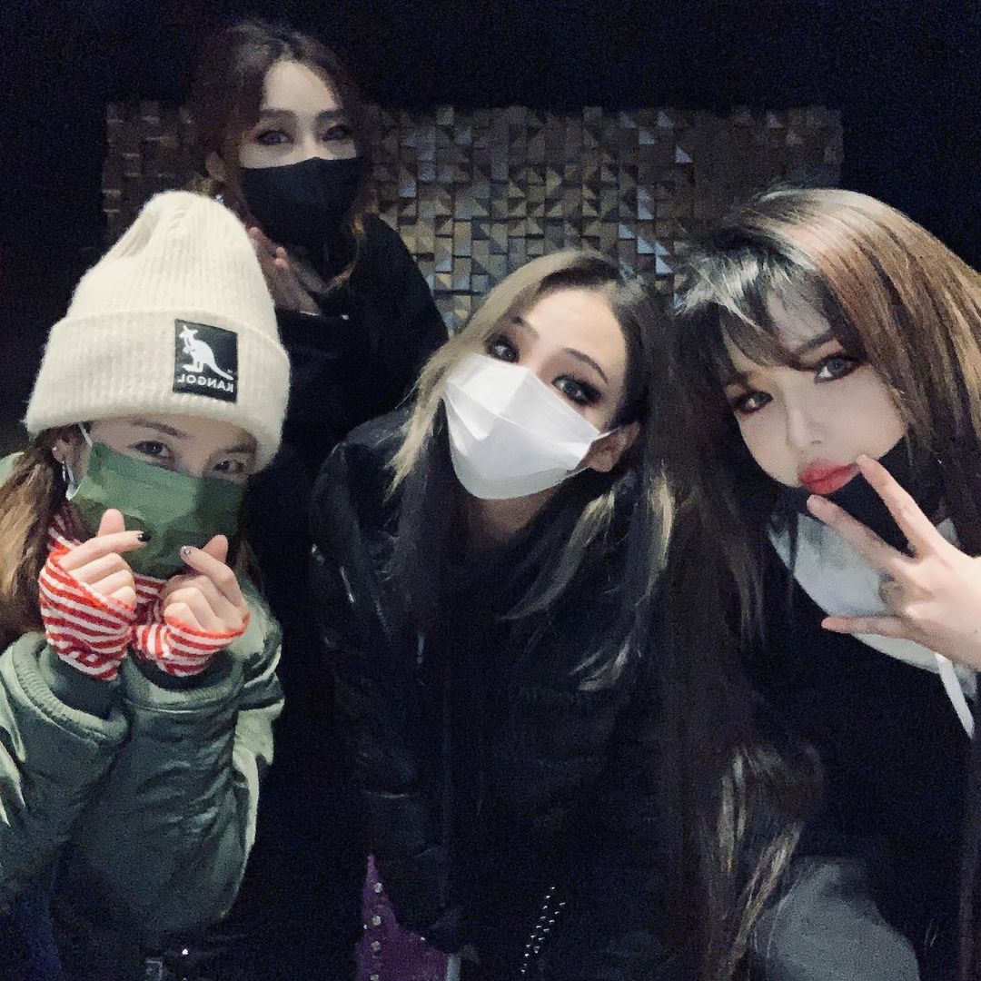 2NE1解散後4位成員的好感情維持多年，近日傳出她們有望再度合體。 圖：翻攝自CL IG