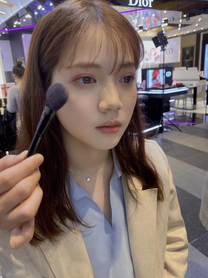 王彩樺日前PO出女兒的淡妝照片讓網友驚豔。 圖：取自王彩樺-台灣濱崎步臉書