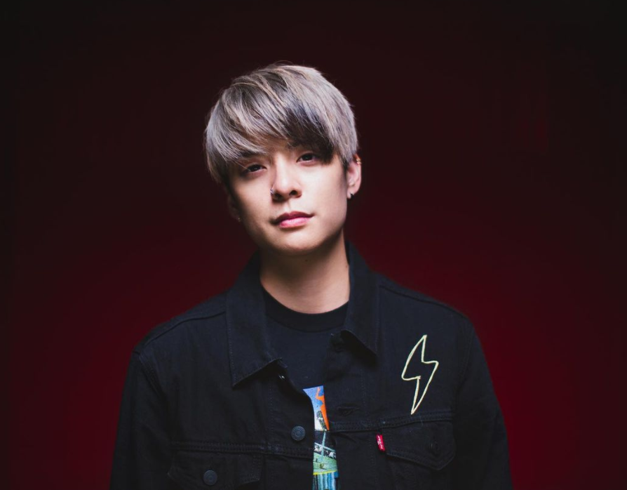 f(x)成員Amber加盟《創造營2021》，個人舞台〈Shake that brass〉引起微博討論。 圖：取自ajol_llama　IG