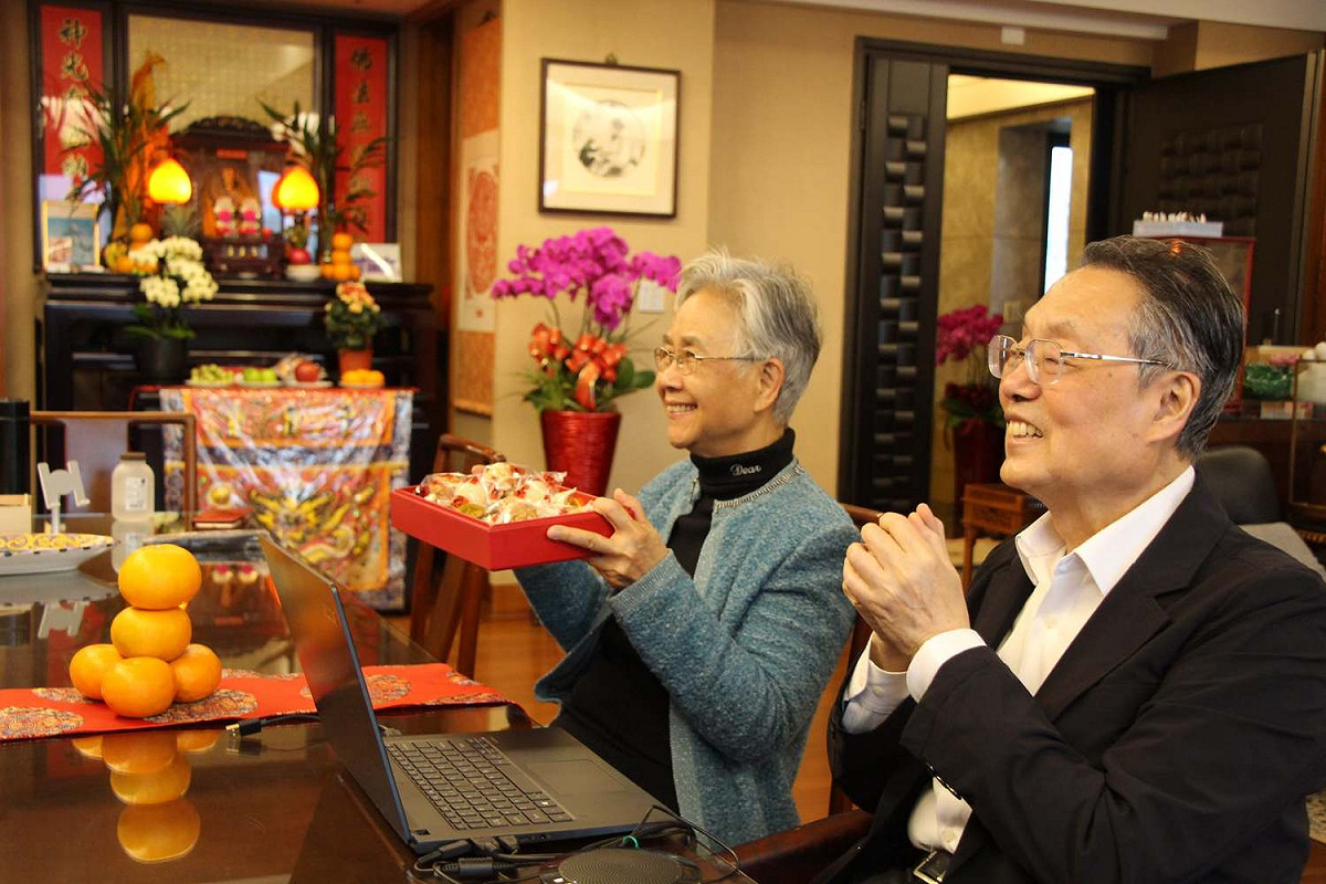 宏碁（Acer）集團創辦人施振榮今（17）日提出新年3大計畫，包括「科文双融」在台北101建置前瞻數位展演平台、推動陽明交大產學共創、宏碁sMeet新視訊服務。 圖：取自施振榮臉書