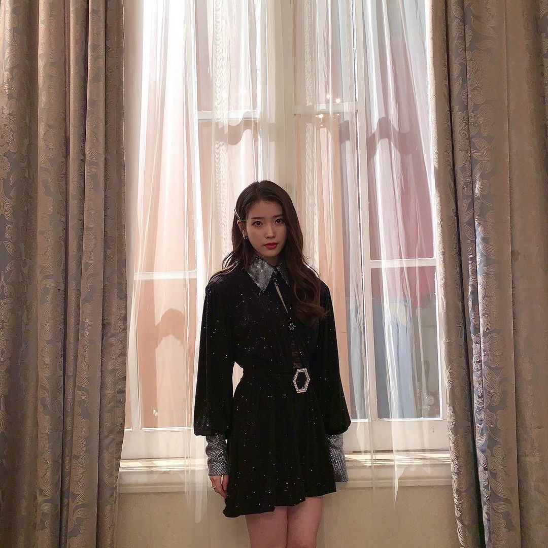 韓星IU（李知恩）和IU TEAM的要好感情在粉絲圈相當有名，彼此之間的互動就像兄妹一樣可愛。 圖：翻攝自IG