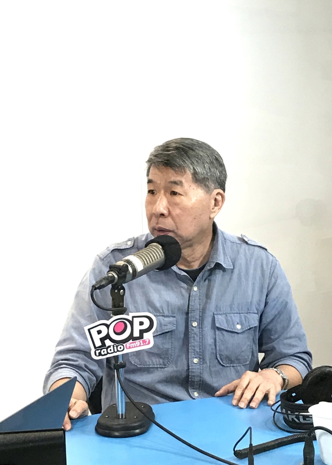 孫文學校總校長張亞中宣布參選國民黨主席後，上POP Radio電台接受專訪。 圖：《POP撞新聞》/提供