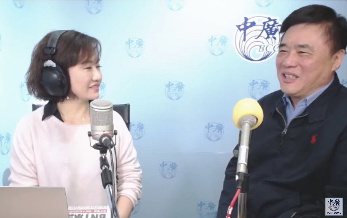 前台北市長郝龍斌接受電台專訪。 圖：擷取自中廣《千秋萬事》Youtube頻道