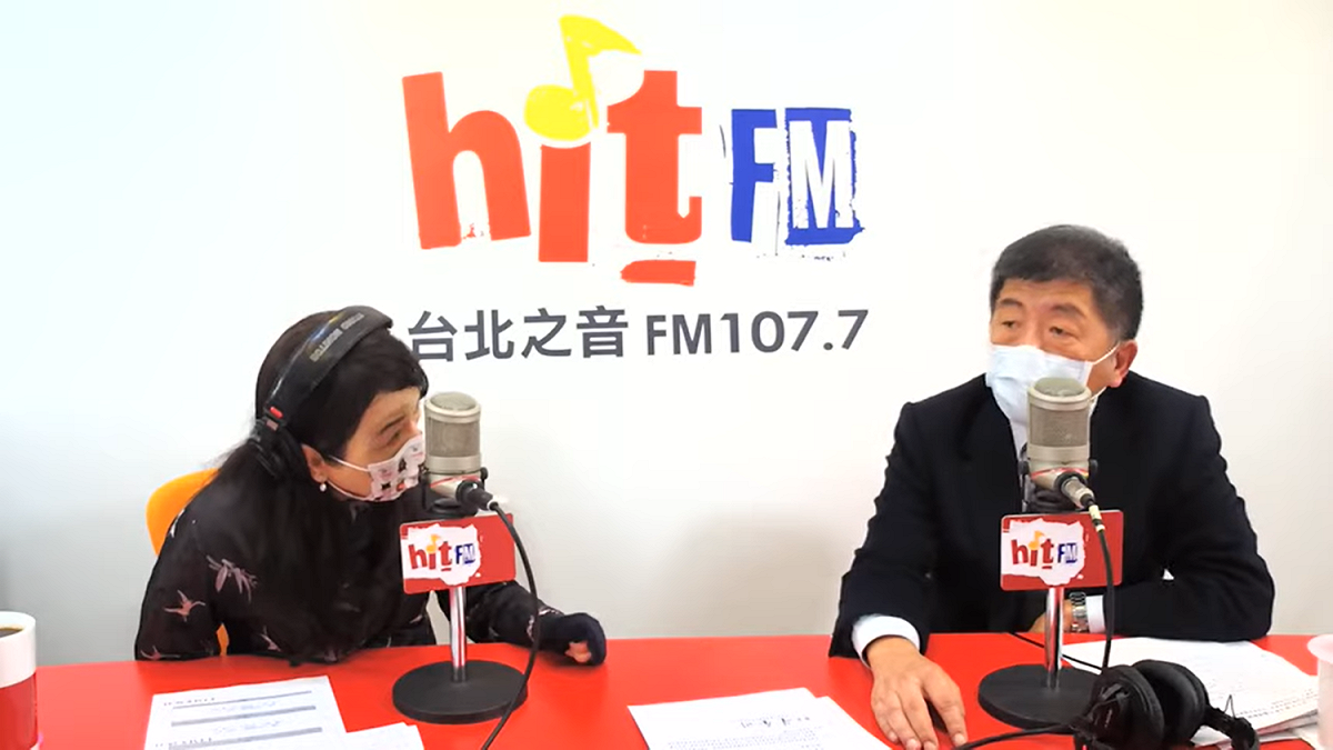 中央流行疫情指揮中心指揮官陳時中17日接受《周玉蔻嗆新聞》節目專訪時表示：「有人不希望台灣太高興」。 圖：取自《周玉蔻嗆新聞》