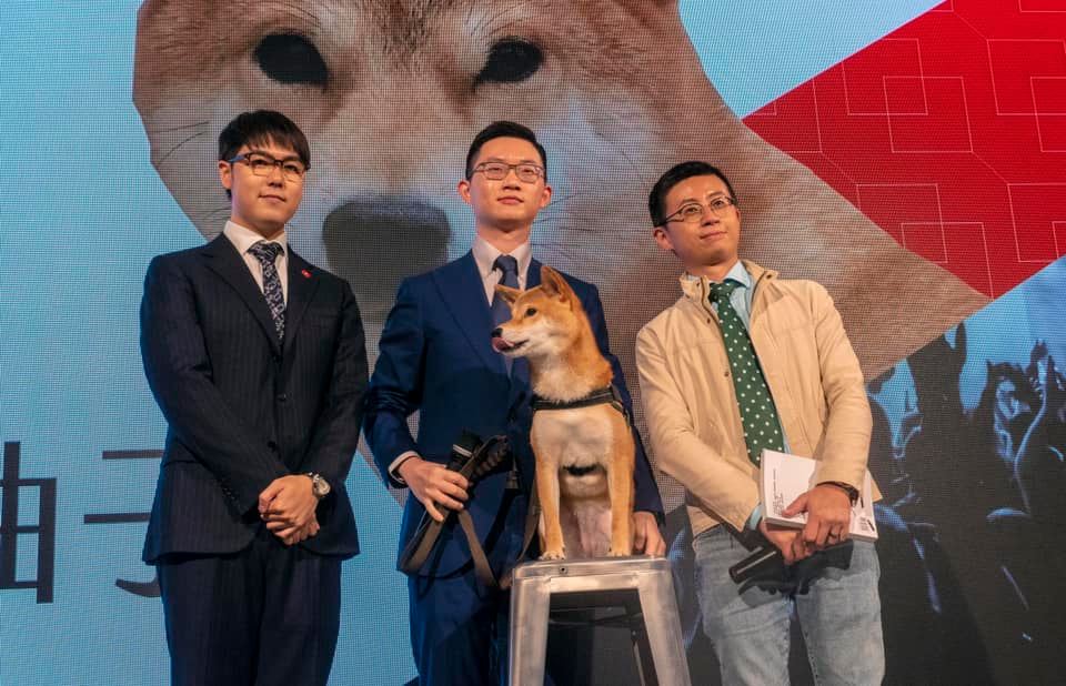 台北市議員邱威傑（呱吉）、YouTuber志祺七七、視網膜2019年成立「歡樂無法黨」，並舉行創黨大會。   圖：翻攝歡樂無法黨臉書專頁