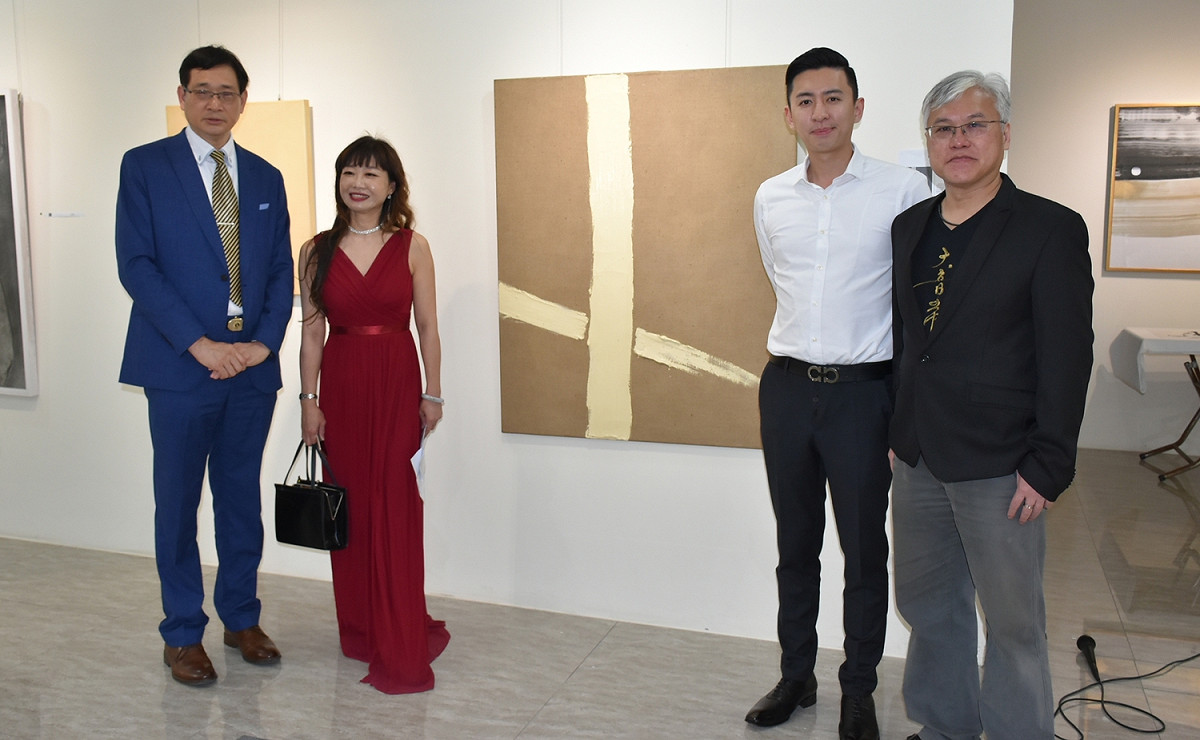 TKB董事長陳維寰、執行長James Lee、策展人陳美芬及義守大學教授李建興。(右至左) 圖：孫家銘/攝