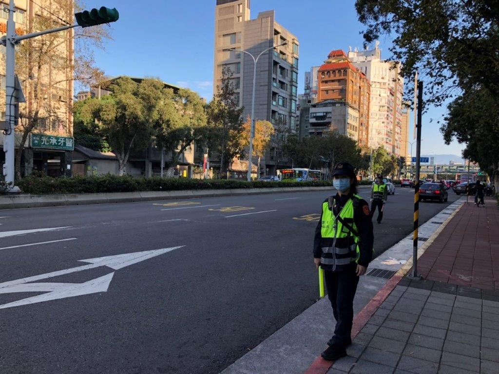 因應開學日，台北市將增派百名警力取締違規停車，以維護學童安全。 圖：翻攝自台北市政府警察局交通警察大隊官網