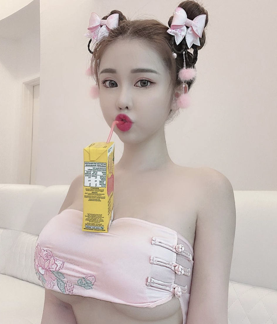 周甄娜美照。 圖：翻攝IG／周甄娜