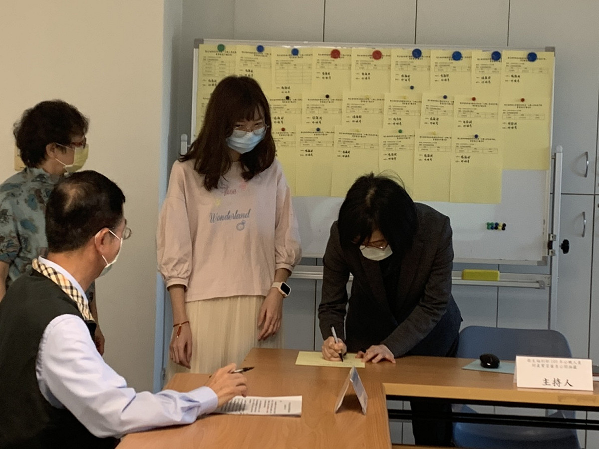 衛福部今天辦理財產申報審查公開抽籤作業。 圖：衛福部／提供
