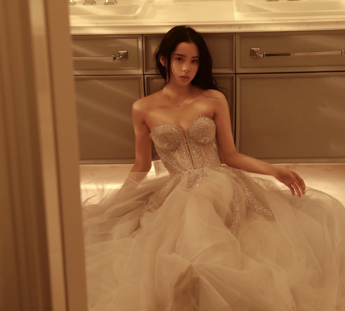 20歲的歐陽娜娜擁有絕美身材。 圖：翻攝自微博