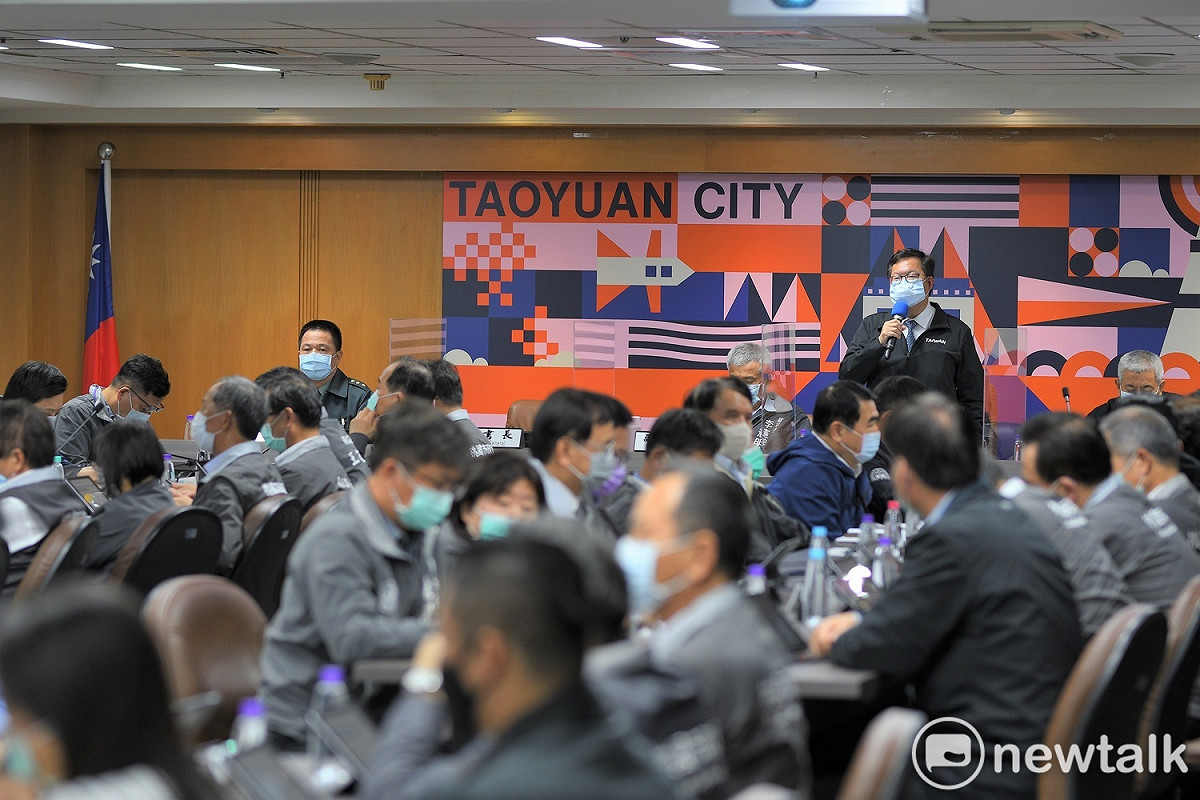 鄭文燦宣布桃園市府各單位３月份起可續辦年前停辦的尾牙活動。 圖：林昀真／攝