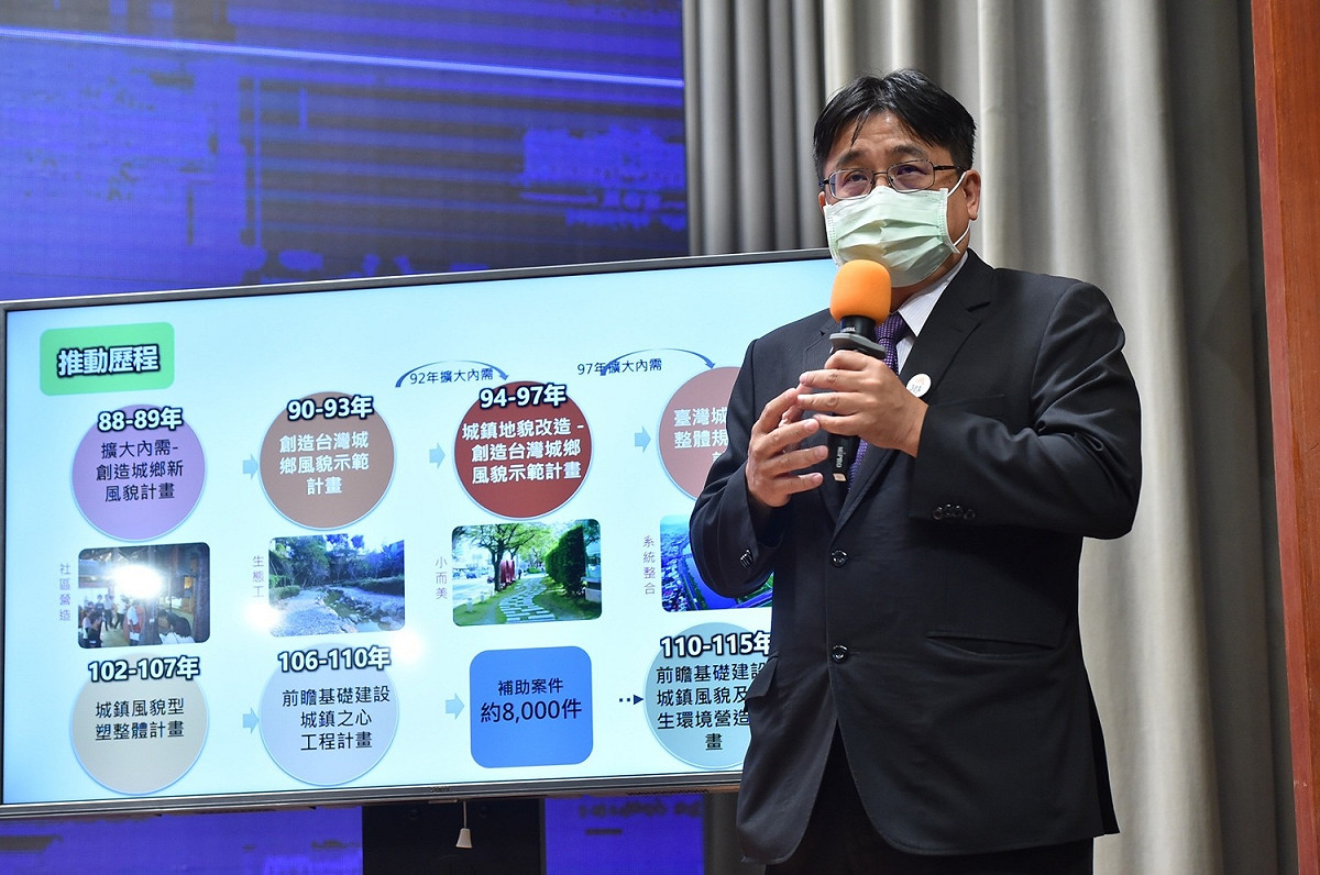 營建署長吳欣修25日在院會後記者會說明。 圖：行政院提供