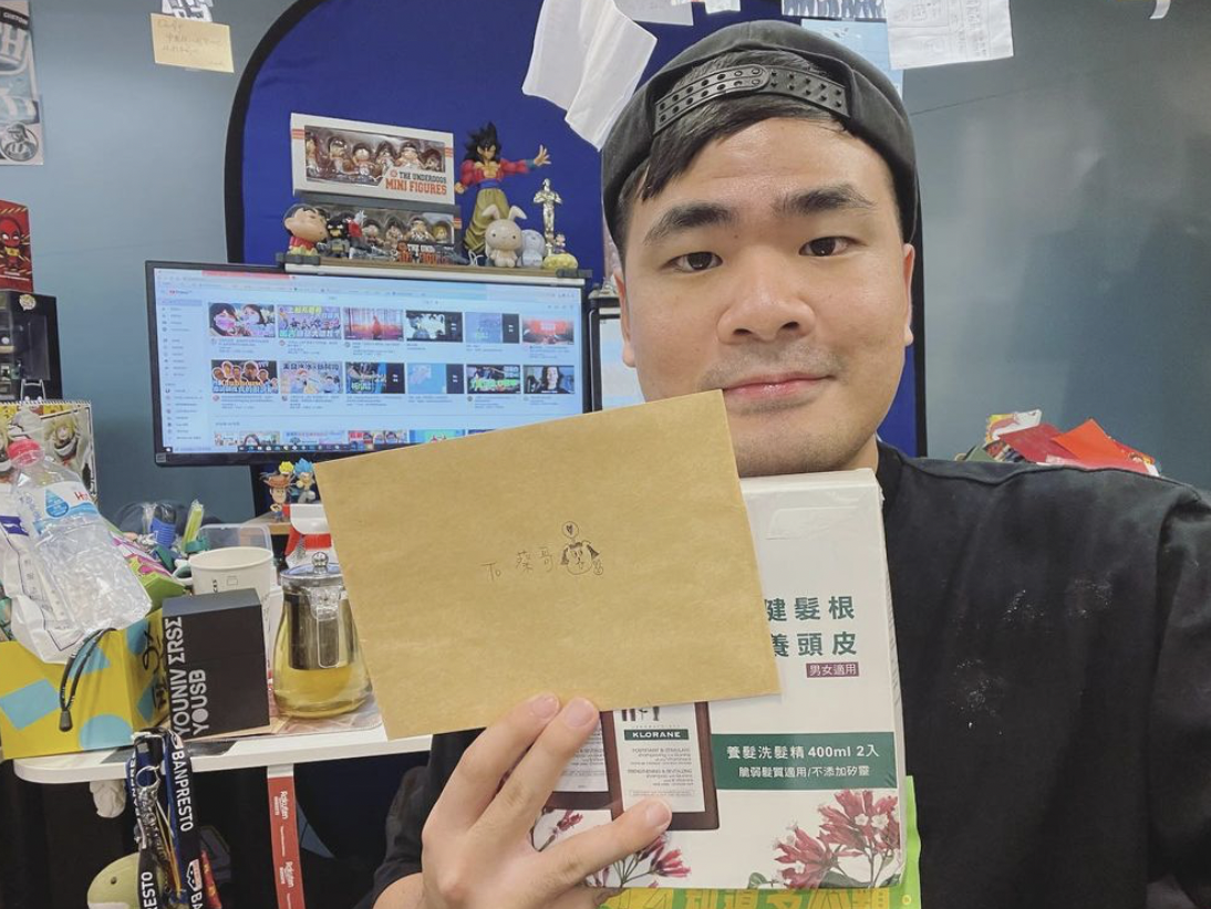 網紅蔡哥收到網友送禮。 圖：翻攝IG／蔡哥