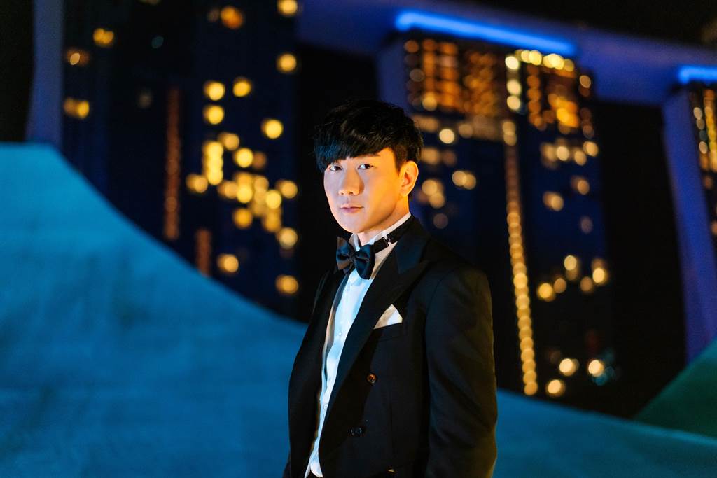 金曲歌王JJ林俊傑受邀為迪士尼的直播節目獻唱。 圖：迪士尼新加坡提供